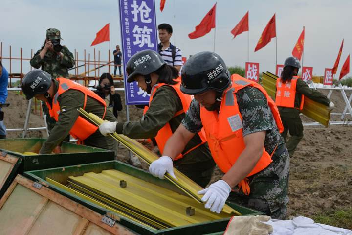 氣動打樁機廠家：防洪子堤的結構構成及原理